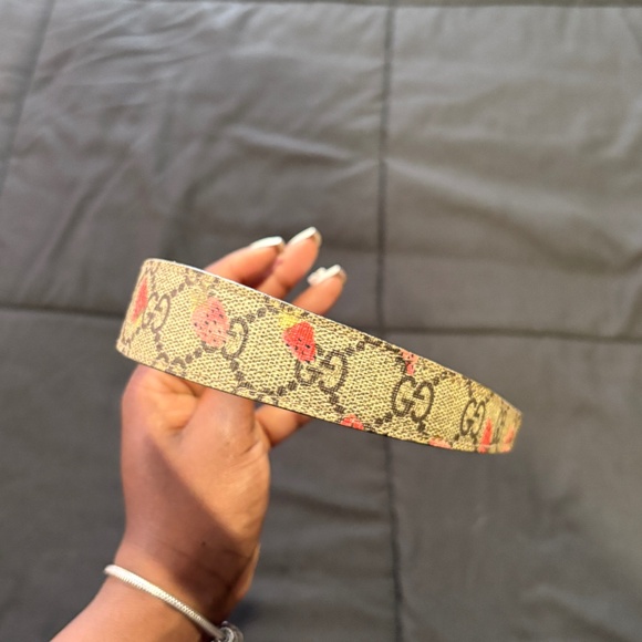 GUCCI Strawberry Headband - Picture 4 of 7